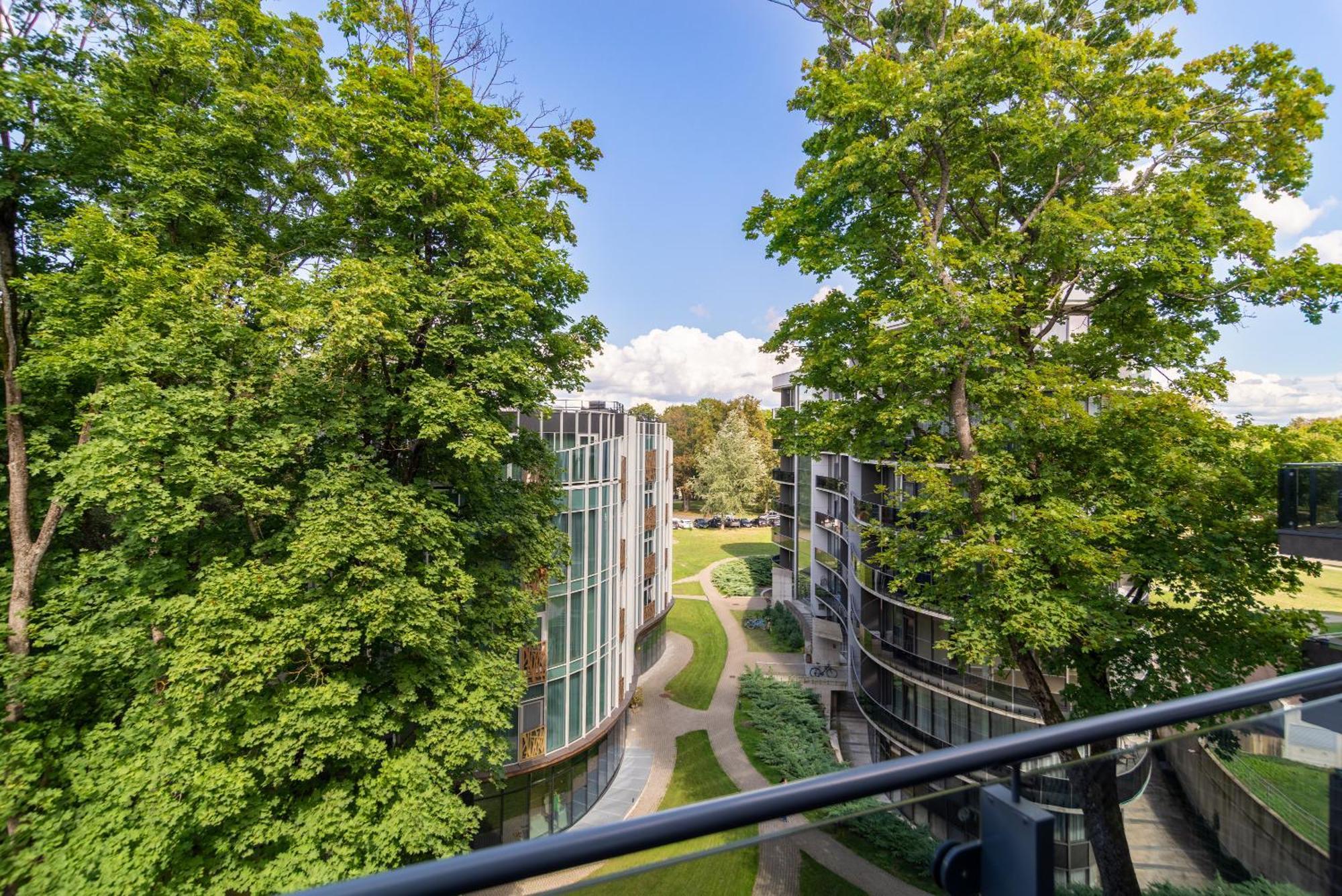 2 Bedroom Apt, 2 Garage Spots & Balconies, Self Check-In, By Cohost Druskieniki Zewnętrze zdjęcie